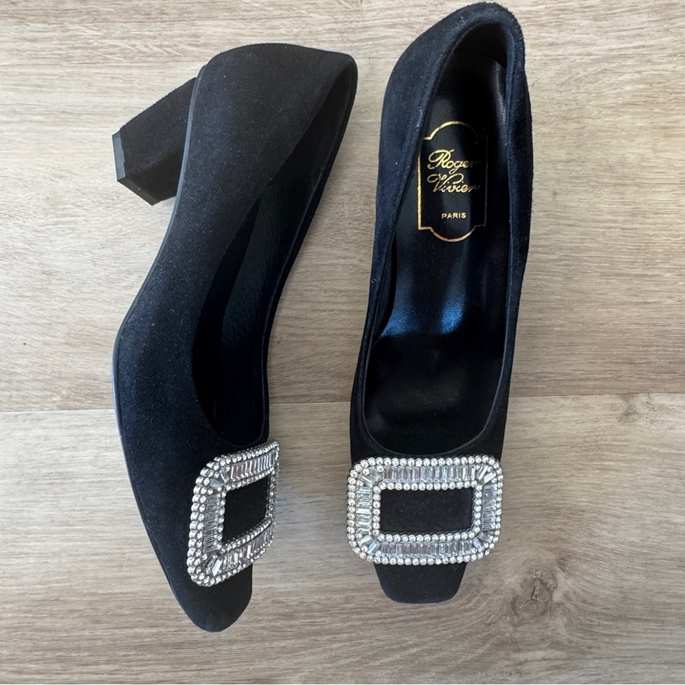 Roger Vivier Belle Pumps in Black Suede w/ Crystal Buckle sz 37